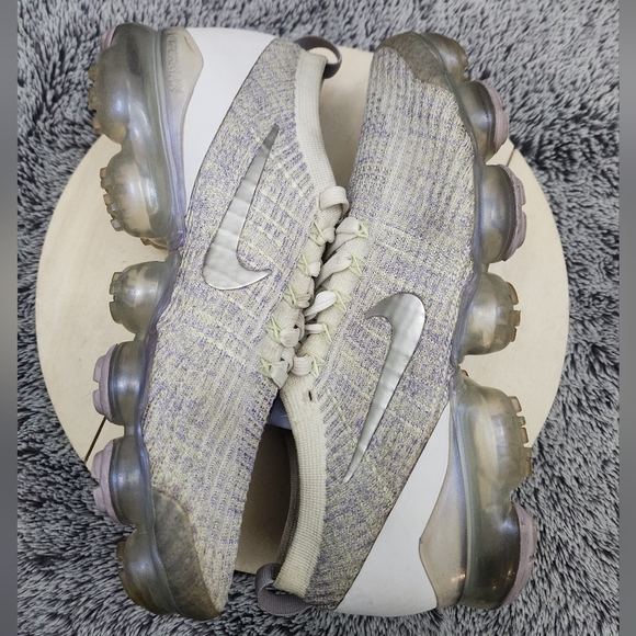 Nike Air Vapormax Flyknit 3 Women's Size 9.5 Volt White Purple Shoes AJ6910-102 - Picture 6 of 9